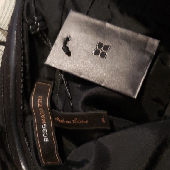 New BCBG  black cocktail dress size 4 - Picture 3 of 3